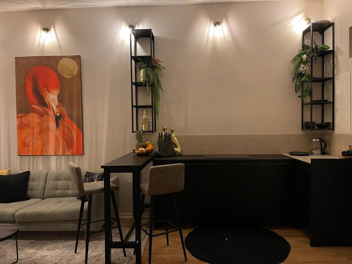 Stay At Smilla - Boutique Apartments Mit Kueche - Parken - Klima - Netflix - Waschmaschine Wiesbaden Eksteriør bilde