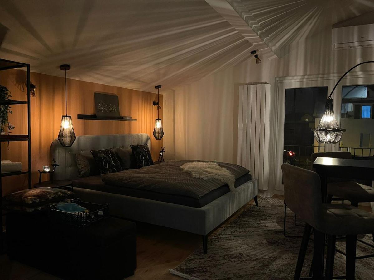 Stay At Smilla - Boutique Apartments Mit Kueche - Parken - Klima - Netflix - Waschmaschine Wiesbaden Eksteriør bilde