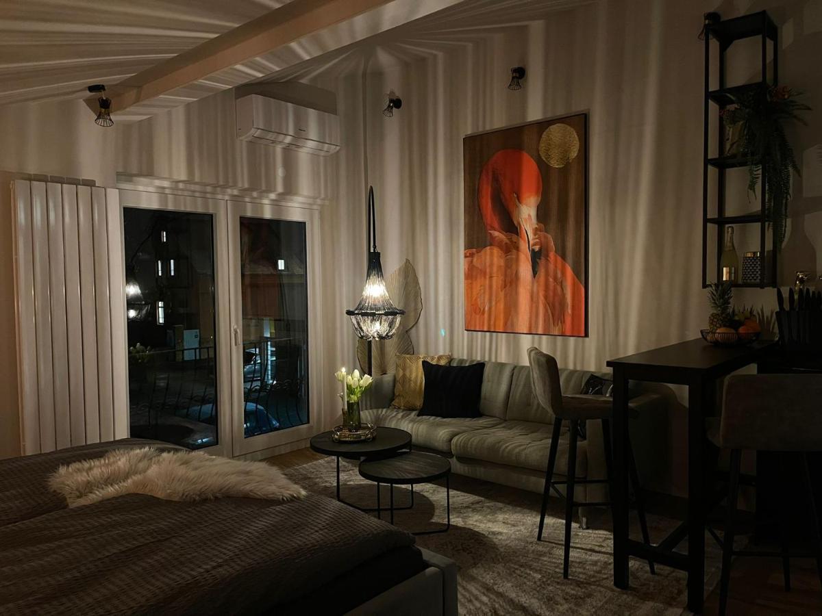 Stay At Smilla - Boutique Apartments Mit Kueche - Parken - Klima - Netflix - Waschmaschine Wiesbaden Eksteriør bilde