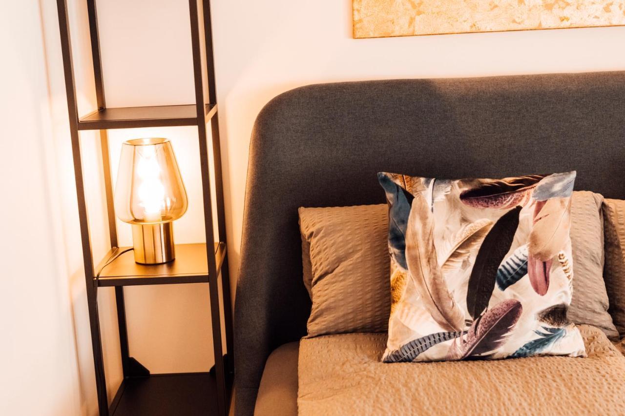 Stay At Smilla - Boutique Apartments Mit Kueche - Parken - Klima - Netflix - Waschmaschine Wiesbaden Eksteriør bilde
