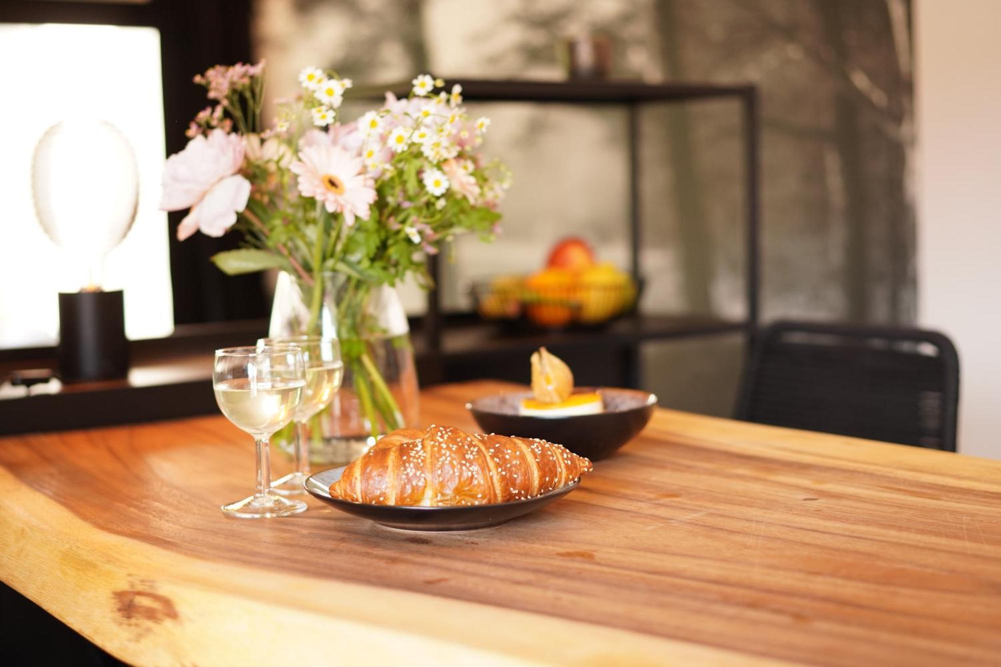 Stay At Smilla - Boutique Apartments Mit Kueche - Parken - Klima - Netflix - Waschmaschine Wiesbaden Eksteriør bilde